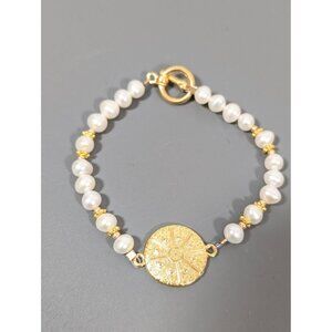 White Pearl Gold tone Medallion Toggle Bracelet‎ Elegant Bridal 6.5"